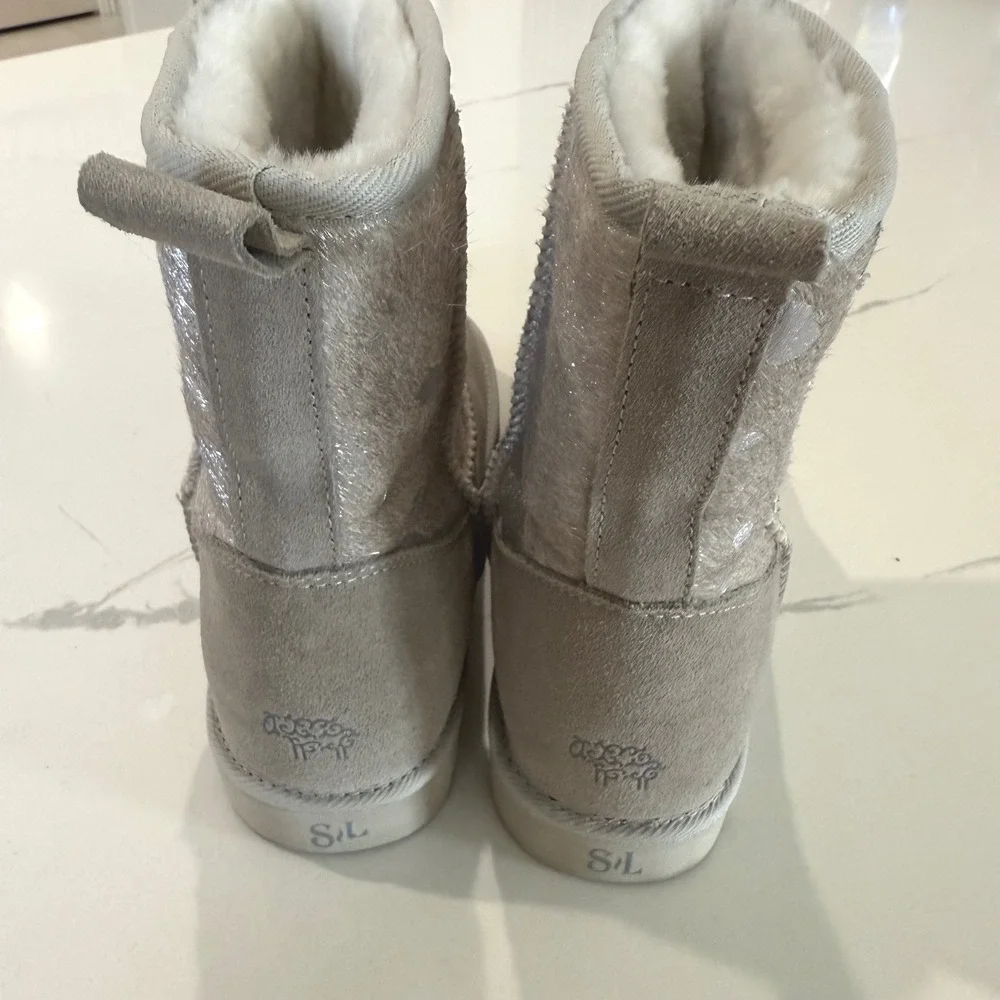 Super Lamb Turano 7.5in Etched Cow Print Silver Taupe Suede Sheepskin Boots 10 B